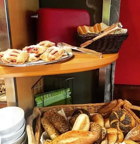 Kunterbunt In Wuerzburger Innenstadt 3* ヴュルツブルク