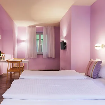 Kunterbunt In Wuerzburger Innenstadt Hotel