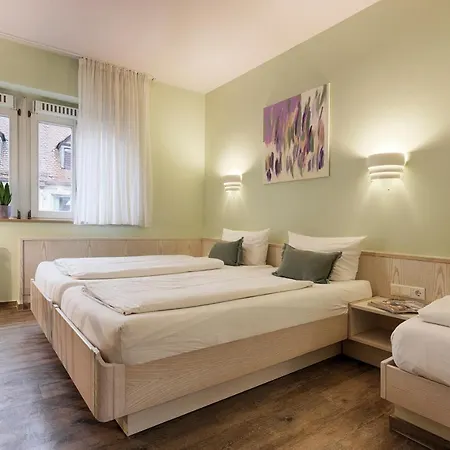 Kunterbunt In Wuerzburger Innenstadt Hotell Würzburg