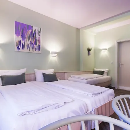 Kunterbunt In Wuerzburger Innenstadt 3* Βίρτσμπουργκ