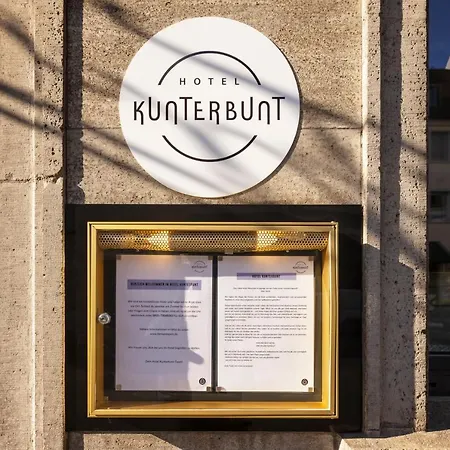Kunterbunt In Wuerzburger Innenstadt 3*